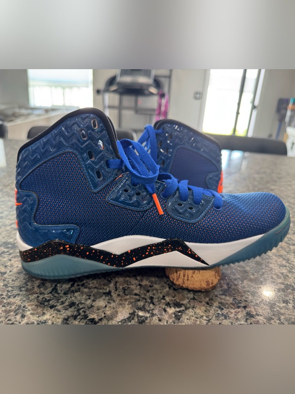 Jordan Men's High-Top Athletic Sneakers Spike 40 Knicks gently used size 8
